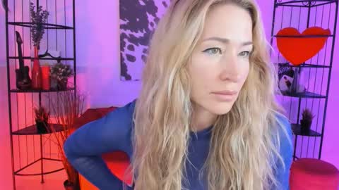 astramonroe online show from 10-22-25, 06:29