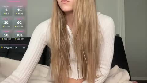 Astrid Sky online show from 05-23-26, 01:22