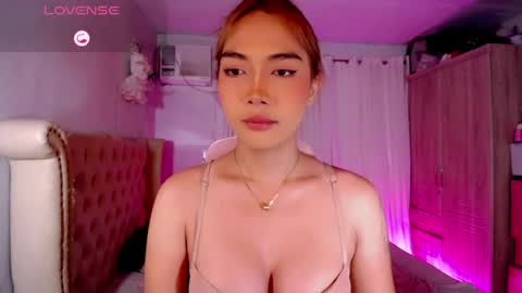 Snapshot of ate_sam chatting on 07-24-26, 07:01 Sam online show from 07-24-26, 07:01