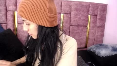 Snapshot of atenea_420 chatting on 05-21-26, 04:52 COLOMBIA online show from 05-21-26, 04:52