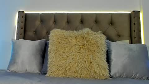 Atenea Hank online show from 01-05-25, 06:02