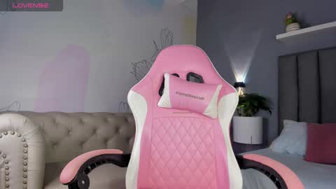 Atenea online show from 11-27-25, 07:27