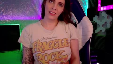 Athena Autumn online show from 11-29-25, 10:18