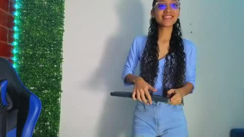 Snapshot of athenea_03 chatting on 03-29-26, 08:14 Athenea online show from 03-29-26, 08:14