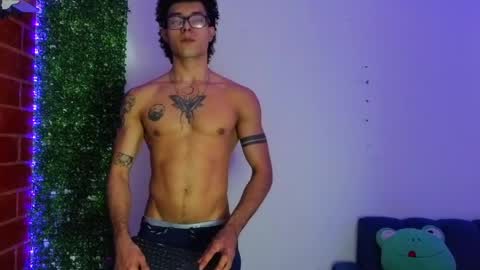 Snapshot of athenea_03 chatting on 04-18-26, 10:08 Athenea online show from 04-18-26, 10:08