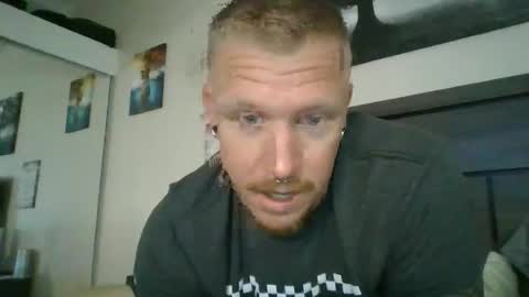 AthleticWhiteboy777 online show from 05-23-26, 04:33