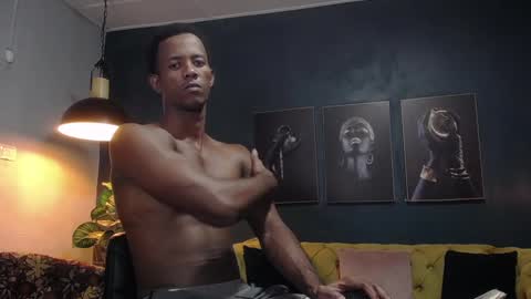 Snapshot of athleticbig_cock chatting on 02-18-25, 02:16 ATHLETIC COCK online show from 02-18-25, 02:16