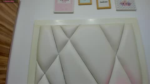 Atilana Diaz online show from 04-15-26, 07:58