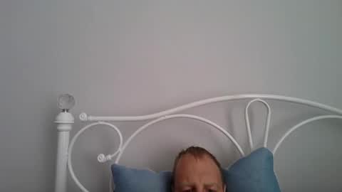Snapshot of atlanas29 chatting on 10-27-25, 02:21 yoursissy online show from 10-27-25, 02:21