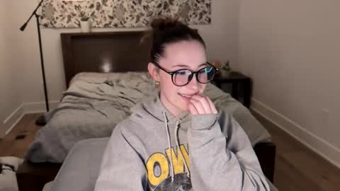 Miss Audrey online show from 02-18-25, 12:37