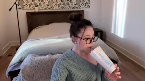 Miss Audrey online show from 03-01-25, 11:04