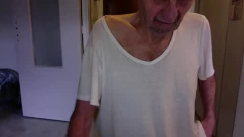 auguste688483 online show from 02-14-26, 09:17