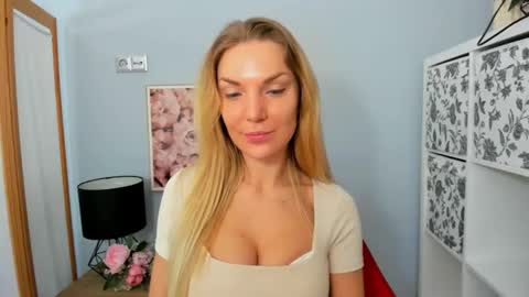 AulloraSensual online show from 02-15-25, 06:23