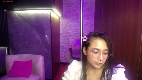 aura_cute_ online show from 03-04-26, 03:56