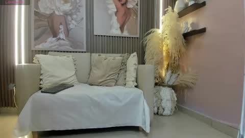Snapshot of aura_sander4u chatting on 06-02-26, 06:32 AURA online show from 06-02-26, 06:32