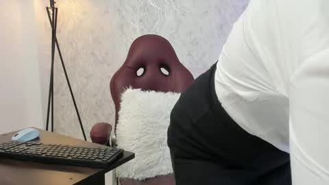 Aura sanders online show from 03-20-26, 03:39