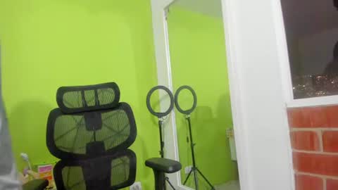 Snapshot of auradivina2 chatting on 07-04-26, 11:55 Aura Divina online show from 07-04-26, 11:55