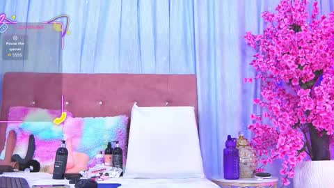 Aura online show from 01-14-26, 07:08