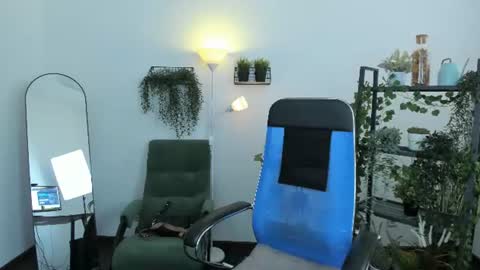 Snapshot of aureliagleam chatting on 06-22-26, 07:05 Aurelia online show from 06-22-26, 07:05