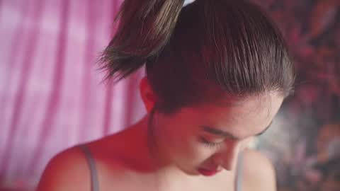 Nayeon online show from 12-19-24, 07:51