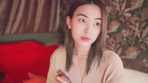 Nayeon online show from 12-22-24, 04:27