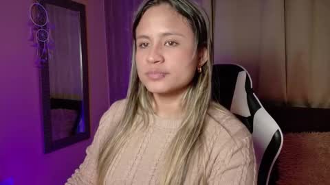 aurora_collins08 online show from 09-19-25, 05:13