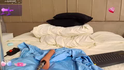 aurora_divine online show from 02-14-25, 03:26