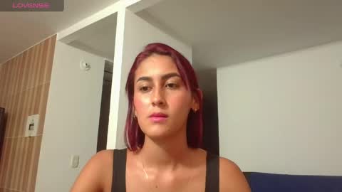 Snapshot of aurora_petit_ chatting on 05-28-26, 01:36 aurora petit online show from 05-28-26, 01:36
