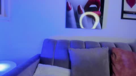 Snapshot of aurora_rainbow chatting on 10-23-25, 03:17 aurora_rainbow online show from 10-23-25, 03:17