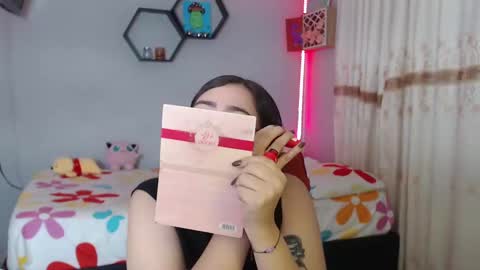 Snapshot of aurora_shy_ chatting on 01-18-25, 08:19 Aurora  online show from 01-18-25, 08:19