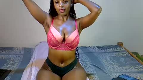 Snapshot of aurora_starr chatting on 06-11-26, 11:47 Starr online show from 06-11-26, 11:47