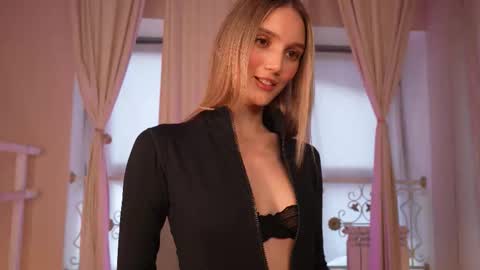 Aurora online show from 09-28-25, 06:41