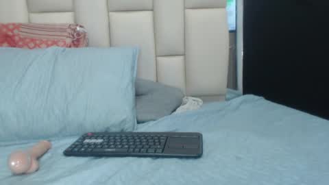 auroraa_miller online show from 01-03-25, 03:12