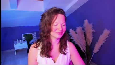 auroraborealis__ online show from 12-22-25, 10:12