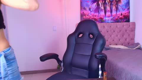 Aurora Diaz online show from 02-25-25, 10:04