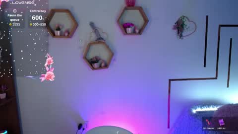 aurorahans online show from 04-13-26, 12:27