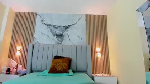 auroramartin2 online show from 10-24-25, 07:43