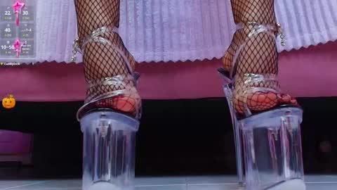 Snapshot of aurorasim chatting on 10-30-25, 01:23 Aurora online show from 10-30-25, 01:23