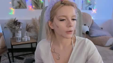 aurorawrenfield online show from 02-26-26, 04:33