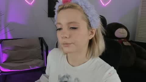 aurorawrenfield online show from 03-06-26, 04:31