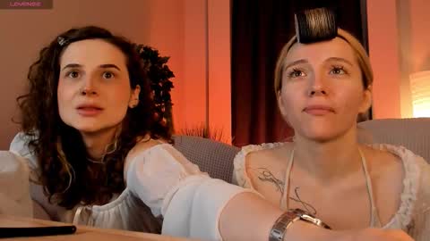 aurorawrenfield online show from 03-26-26, 03:01