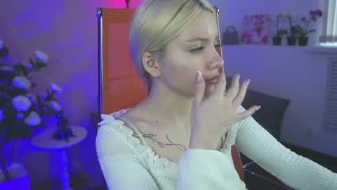 aurorawrenfield online show from 05-15-26, 12:39