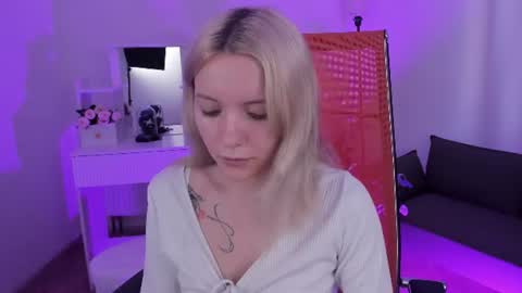 aurorawrenfield online show from 07-09-26, 01:42