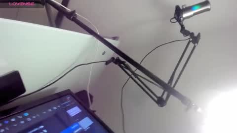 aurore online show from 10-22-25, 12:05