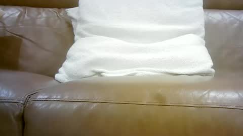 Snapshot of aussie5892 chatting on 01-08-25, 08:38 Justin online show from 01-08-25, 08:38