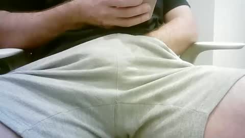 Snapshot of aussie5892 chatting on 01-12-25, 09:51 Justin online show from 01-12-25, 09:51