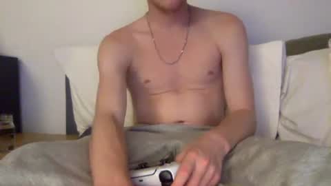 Snapshot of aussieblondetwink chatting on 12-30-24, 12:42 aussieblondetwink online show from 12-30-24, 12:42