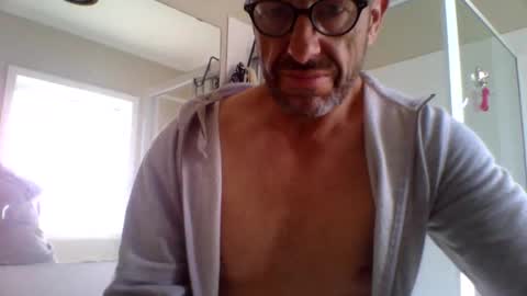 Snapshot of aussieguy59660 chatting on 09-21-25, 01:07 aussieguy59660 online show from 09-21-25, 01:07