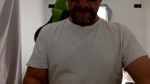 Snapshot of aussieguy59660 chatting on 05-10-26, 10:48 aussieguy59660 online show from 05-10-26, 10:48