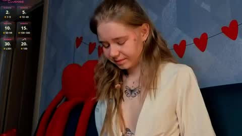 Snapshot of austeja_ona chatting on 05-15-26, 06:37 Aya online show from 05-15-26, 06:37